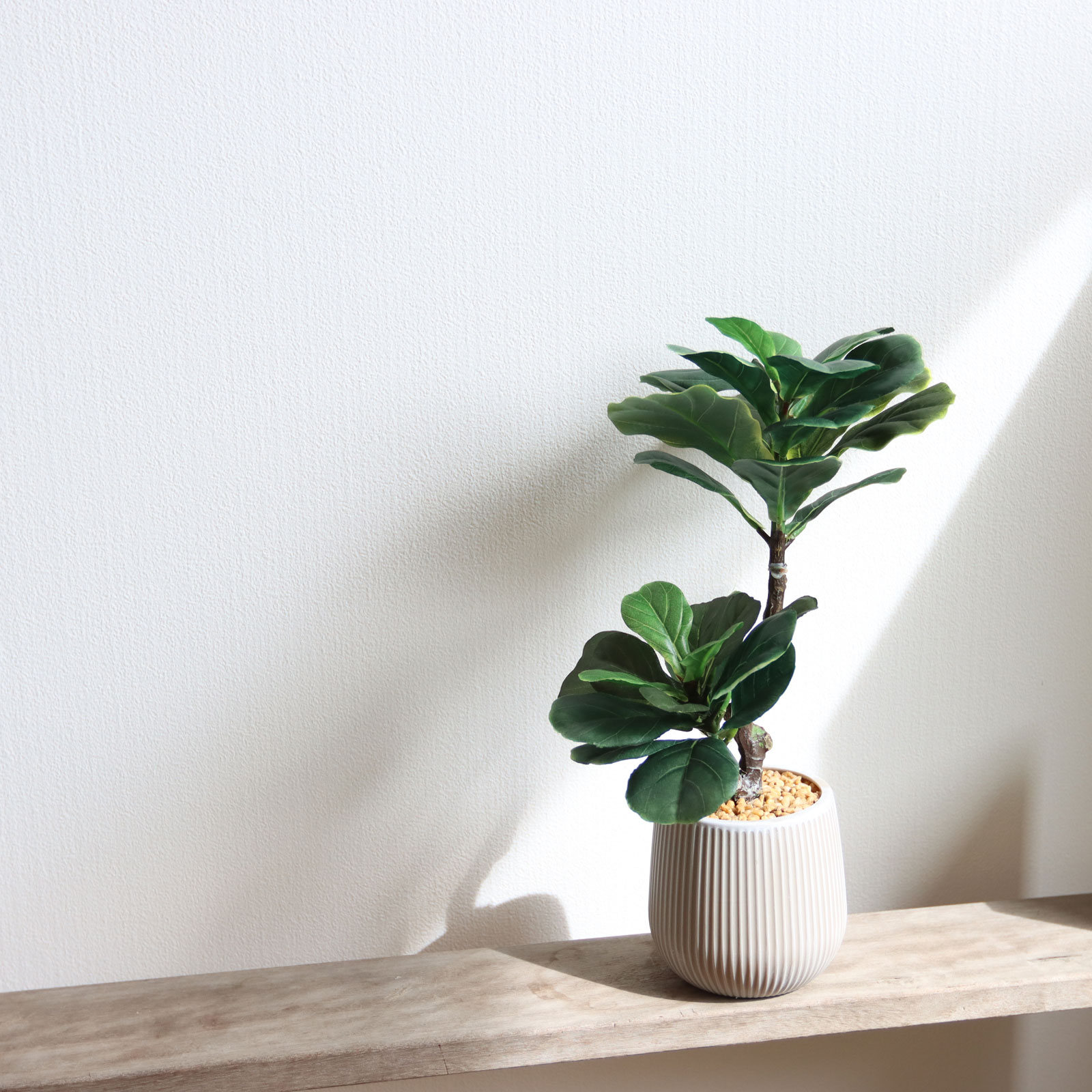 隙間空間に飾れる卓上フェイクグリーン